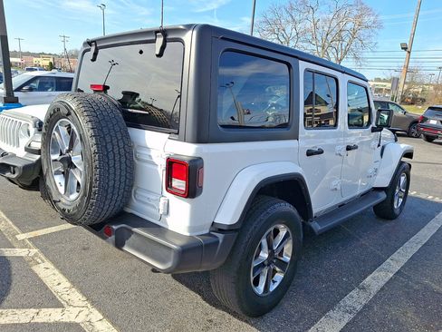 Used 2022 Jeep Wrangler Unlimited Sahara w/ Cold Weather Group image 4
