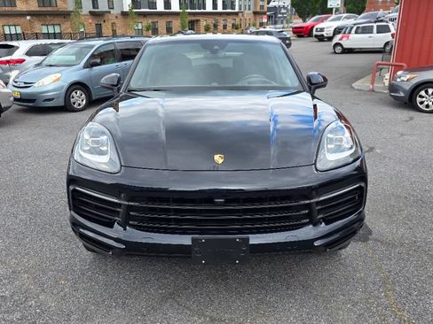 Used 2020 Porsche Cayenne AWD/4WD image 2