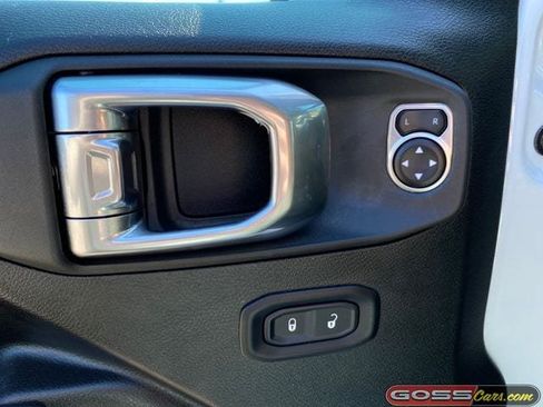 Certified 2025 Jeep Gladiator Sport AWD/4WD image 24