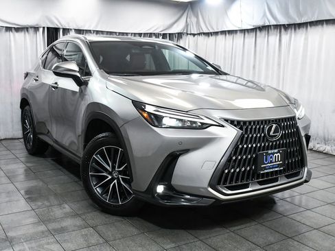 Used 2024 Lexus NX 250 FWD image 3