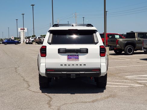 New 2026 Toyota 4Runner SR5 AWD/4WD image 8
