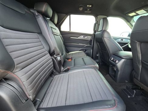 Used 2026 Ford Explorer ST-Line RWD image 16