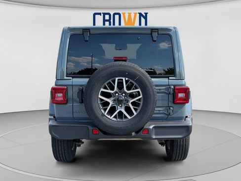 Used 2026 Jeep Wrangler Unlimited Sahara AWD/4WD image 4