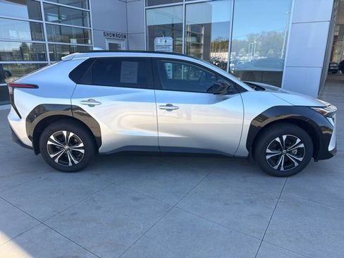 Used 2025 Toyota bZ4X AWD w/ Weather Package image 8