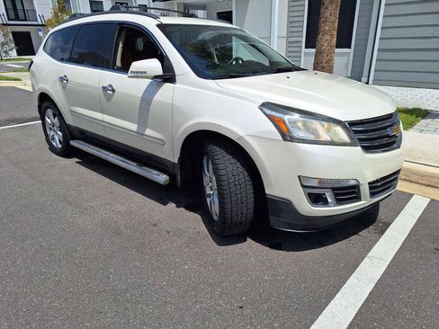 Used 2014 Chevrolet Traverse LTZ FWD image 4