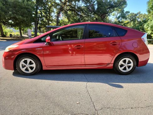 Used 2014 Toyota Prius Three FWD image 4