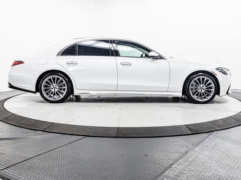 Used 2025 Mercedes-Benz S 580e 4MATIC Sedan image 34