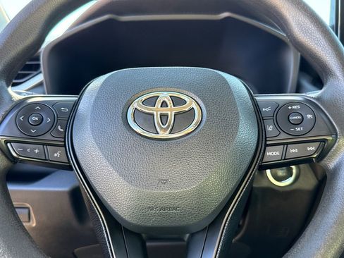 Used 2021 Toyota RAV4 XLE image 29