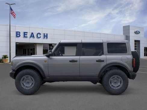 New 2025 Ford Bronco Badlands image 3