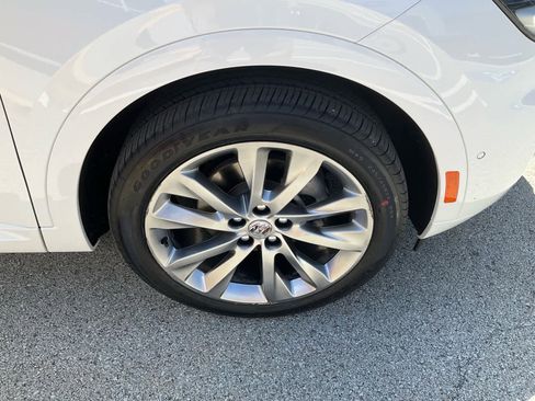 Used 2022 Buick Envision Avenir w/ Technology Package II AWD/4WD image 31