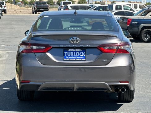 Used 2023 Toyota Camry SE image 5