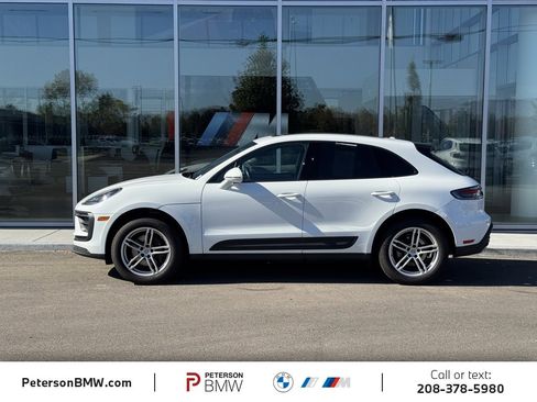 Used 2024 Porsche Macan image 3