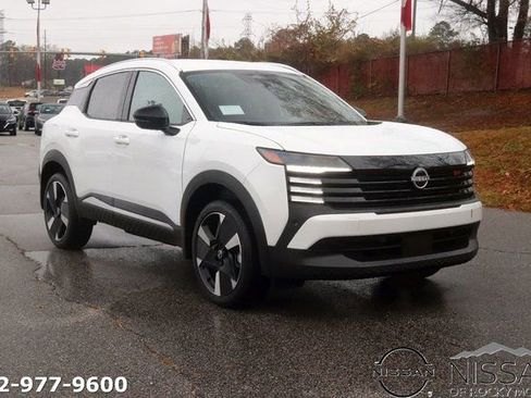 New 2026 Nissan Kicks SR FWD image 1