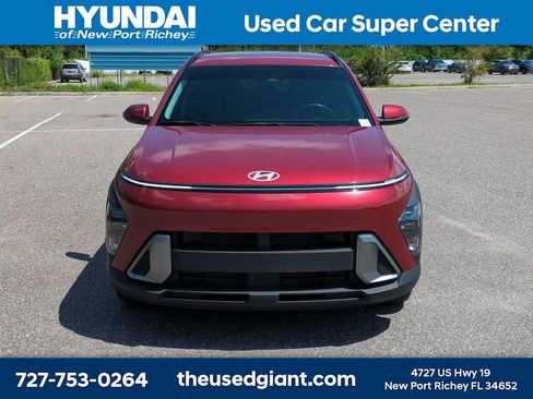Used 2024 Hyundai Kona SEL w/ Convenience Package FWD image 8
