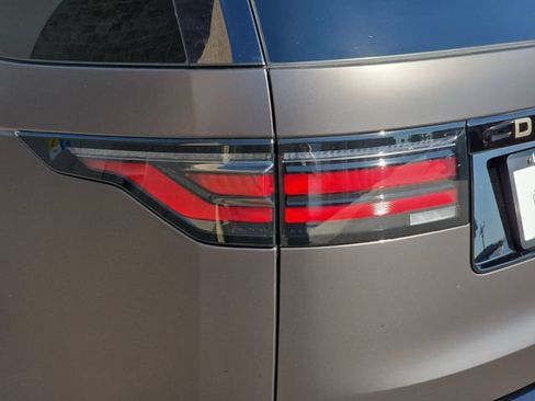 New 2026 Land Rover Discovery Limited Edition AWD/4WD image 23