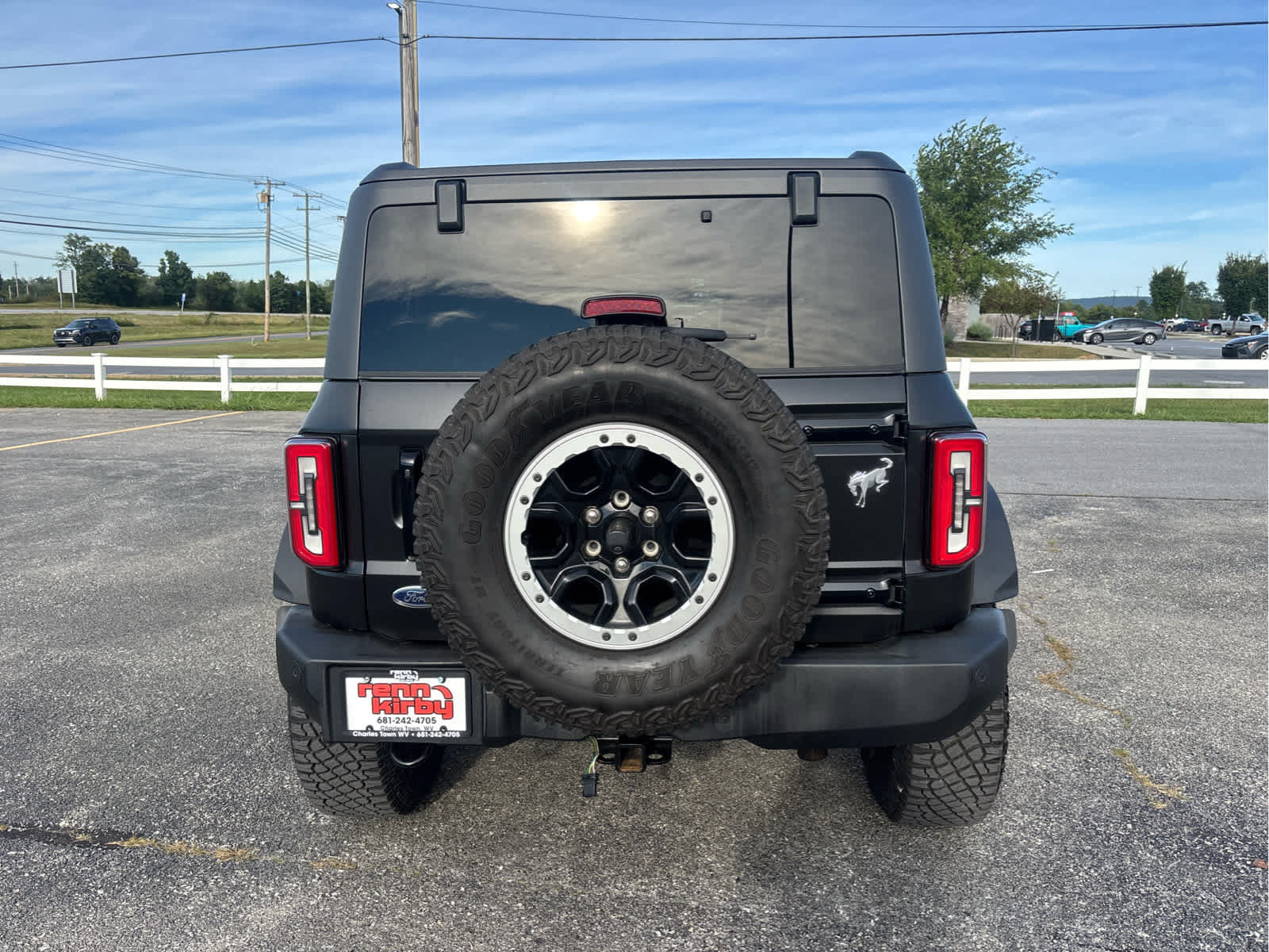 Used 2022 Ford Bronco Outer Banks w/ Sasquatch Package AWD/4WD image 4