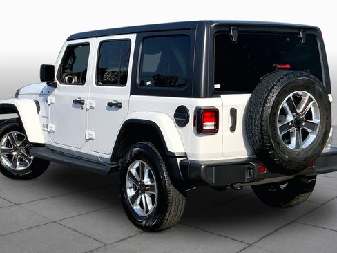 Used 2021 Jeep Wrangler Unlimited Sahara AWD/4WD image 11