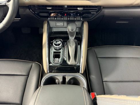 Used 2023 GMC Canyon Denali image 17