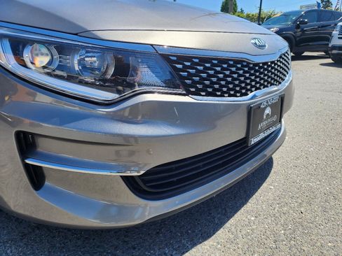 Used 2016 Kia Optima EX w/ Option Group 040 FWD image 33