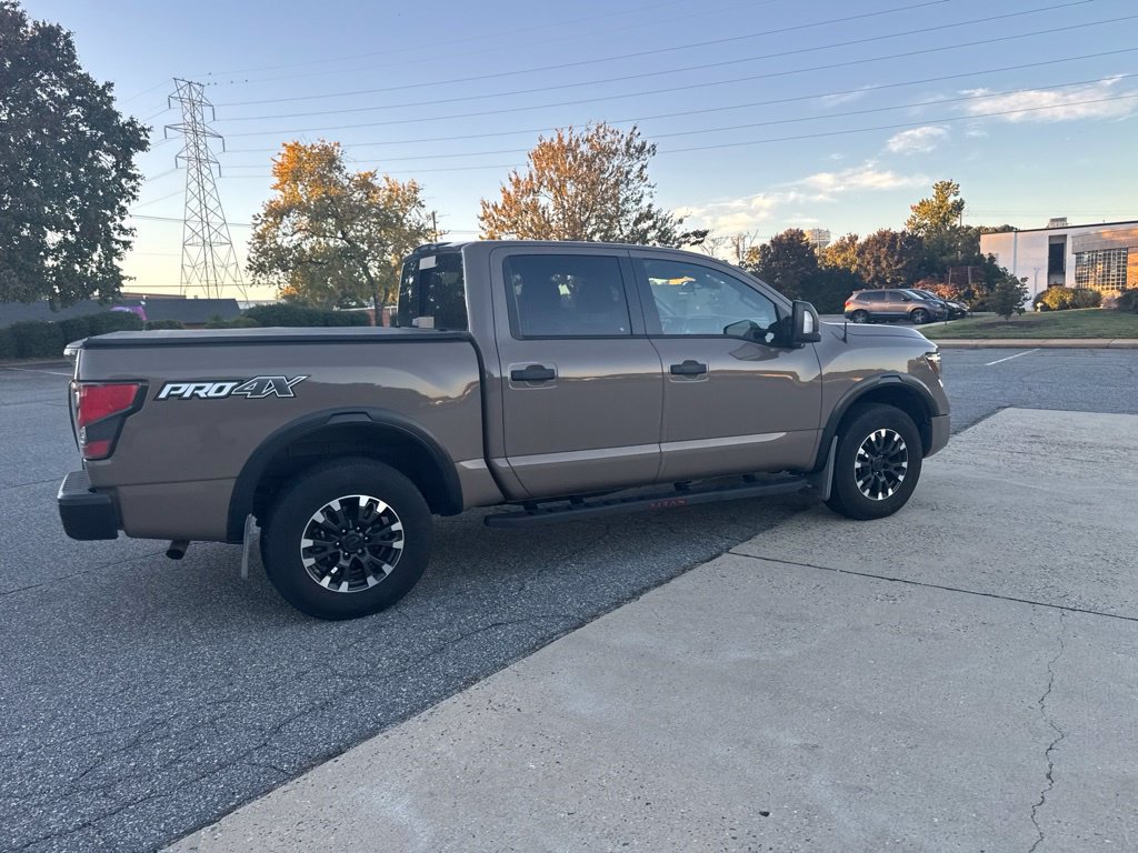 Used 2021 Nissan Titan PRO-4X w/ Pro-4x Convenience Package AWD/4WD image 15