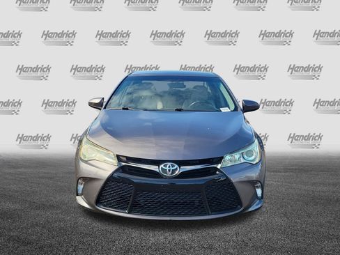 Used 2015 Toyota Camry SE image 3