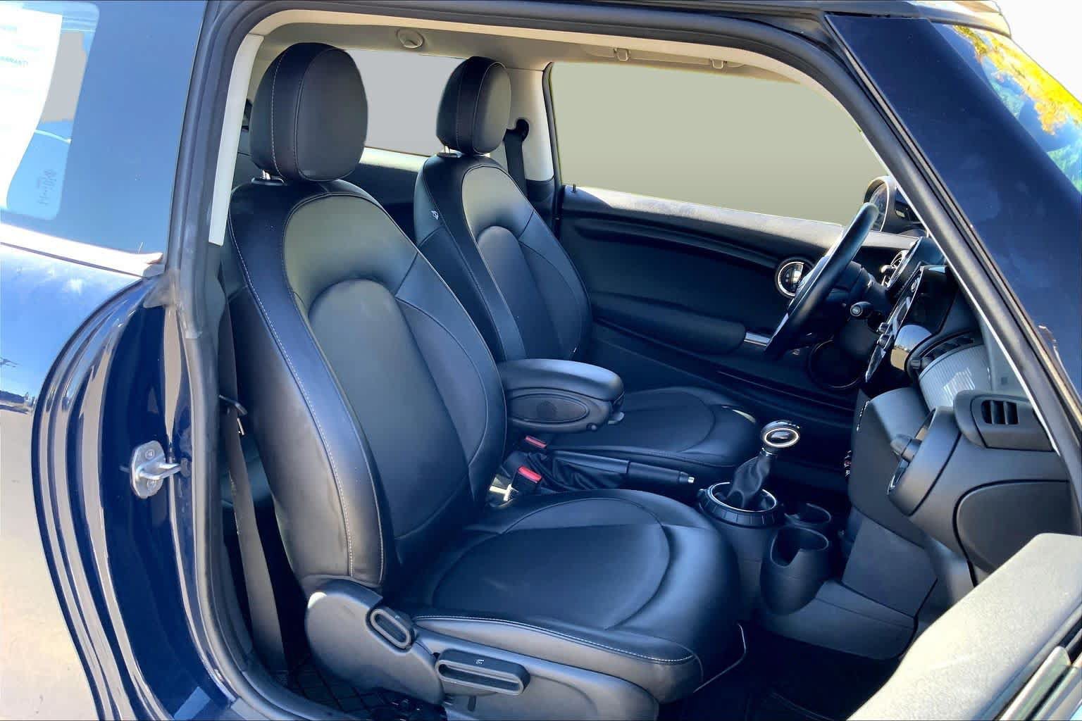 Used 2016 MINI Cooper 2-Door Hardtop FWD image 8