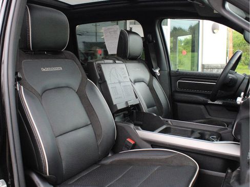Used 2025 RAM 1500 Laramie w/ Sport Appearance Package AWD/4WD image 28