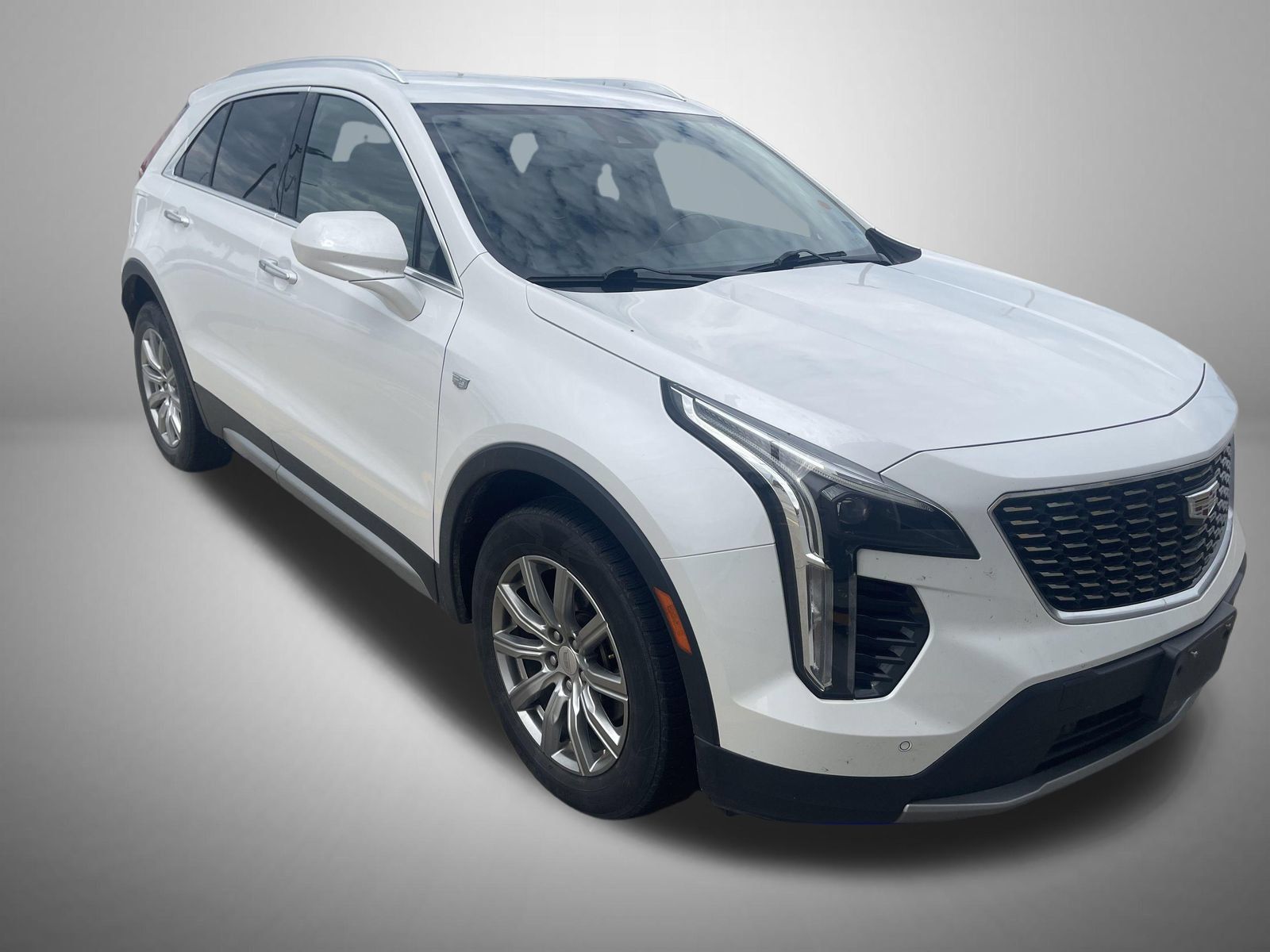 Used 2019 Cadillac XT4 Premium Luxury w/ Cold Weather Package FWD image 5