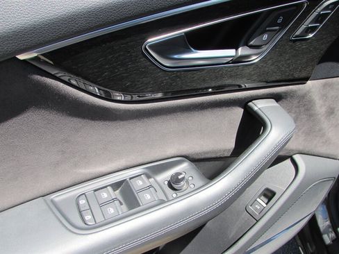 Used 2019 Audi Q8 Prestige AWD/4WD image 17