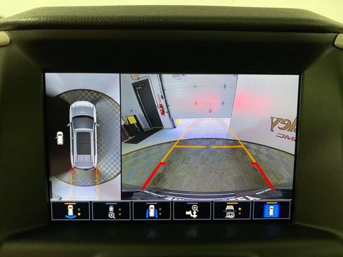 Used 2023 GMC Terrain Denali w/ Denali Premium Package AWD/4WD image 17