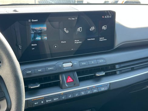 Used 2025 Kia K4 FWD image 19