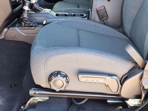 New 2026 Jeep Gladiator Sport image 17