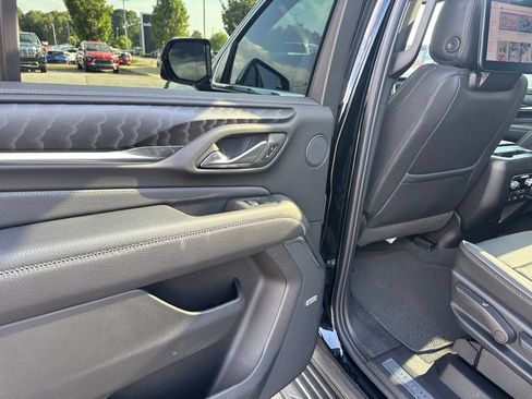 Used 2024 GMC Yukon Denali w/ Advanced Technology Package AWD/4WD image 22