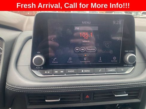 Used 2023 Nissan Rogue S FWD image 6
