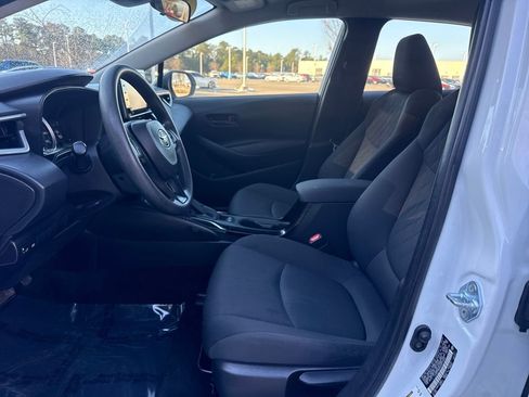 Used 2022 Toyota Corolla LE image 13