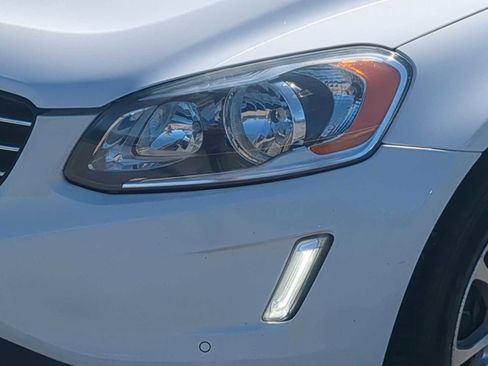 Used 2015 Volvo XC60 T5 Premier w/ Protection Package image 11
