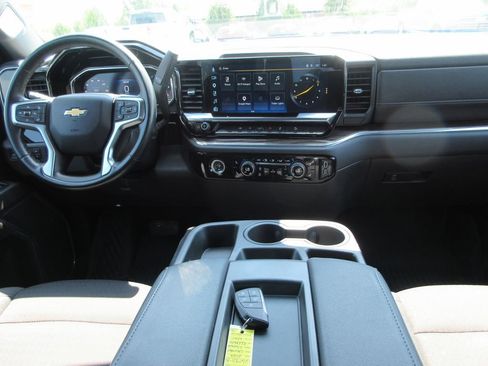 Certified 2024 Chevrolet Silverado 1500 LT AWD/4WD image 18