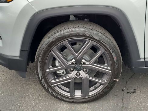 New 2026 Jeep Compass Latitude image 16