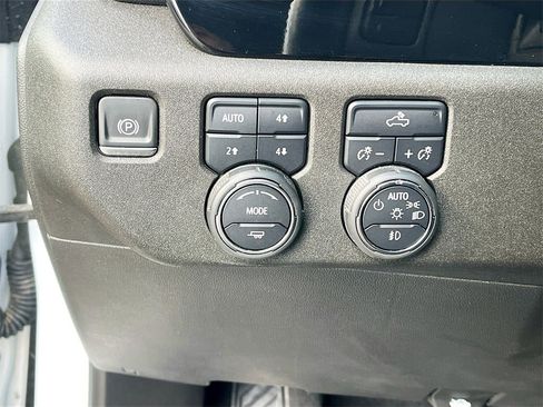 Used 2024 Chevrolet Silverado 1500 RST w/ Z71 Off-Road Package image 10