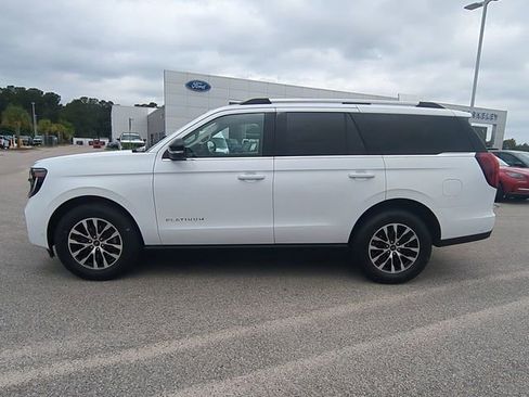 Used 2025 Ford Expedition Platinum AWD/4WD image 7