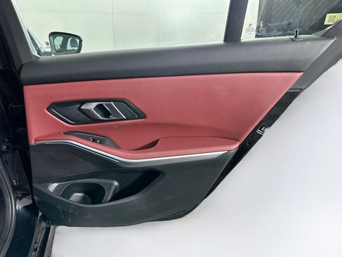 Used 2025 BMW 330i Sedan image 32