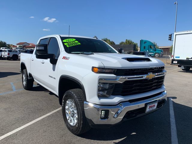 Certified 2025 Chevrolet Silverado 3500 LT w/ Safety Package AWD/4WD image 4