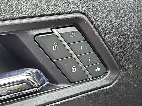 New 2026 Chevrolet Colorado ZR2 AWD/4WD image 16