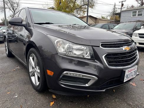 Used 2015 Chevrolet Cruze LT image 2