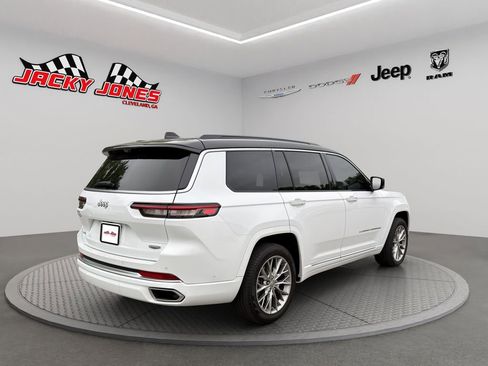 Used 2024 Jeep Grand Cherokee L Summit w/ Advanced Protech Group IV AWD/4WD image 11