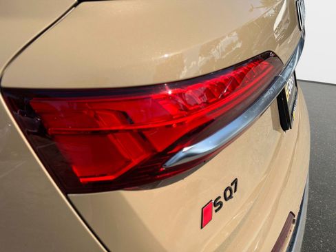 Used 2025 Audi SQ7 Premium Plus image 15