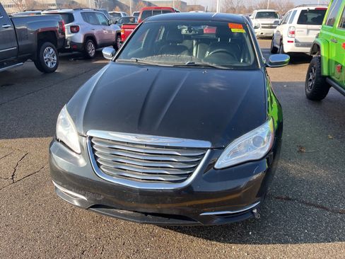 Used 2012 Chrysler 200 Limited image 6