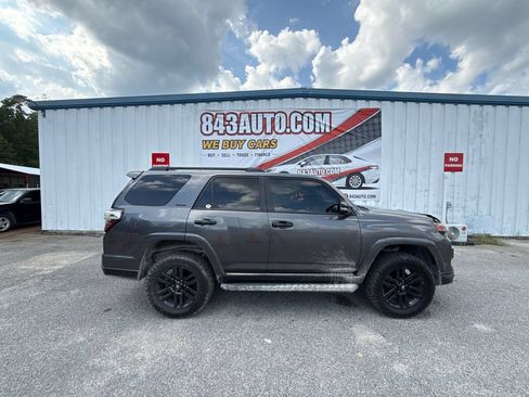 Used 2019 Toyota 4Runner Limited AWD/4WD image 9