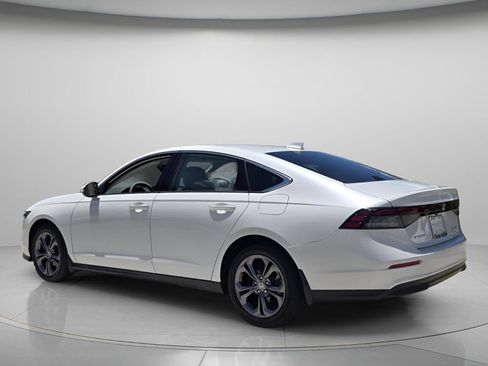 Certified 2023 Honda Accord EX image 8