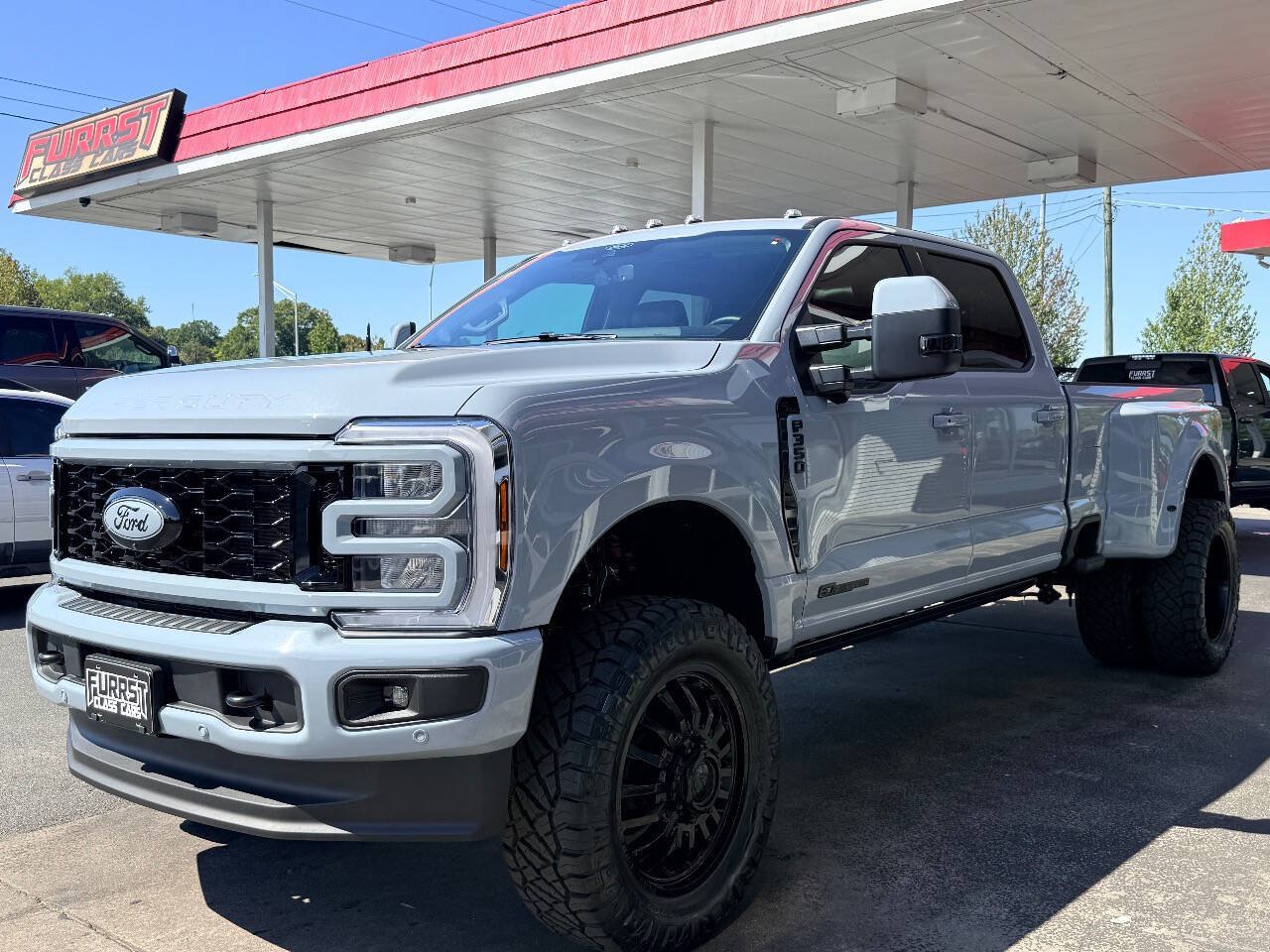 Used 2025 Ford F350 Lariat w/ Lariat Ultimate Package AWD/4WD image 19